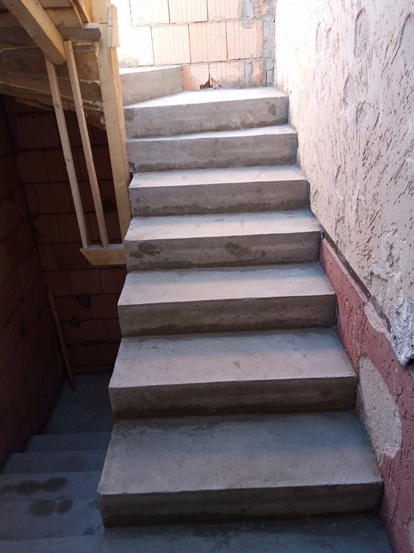 Bogyisz Generál, generálkivitelezés, homlokzati szigetelés, tetőfedés, tetőfelújítás, vakolás, színezés, gipszkartonozás, burkolás, szobafestés, mázolás, parkettázás, kőműves munkák