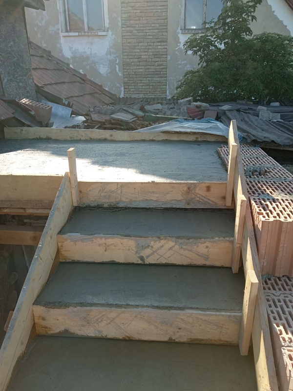 Bogyisz Generál, generálkivitelezés, homlokzati szigetelés, tetőfedés, tetőfelújítás, vakolás, színezés, gipszkartonozás, burkolás, szobafestés, mázolás, parkettázás, kőműves munkák