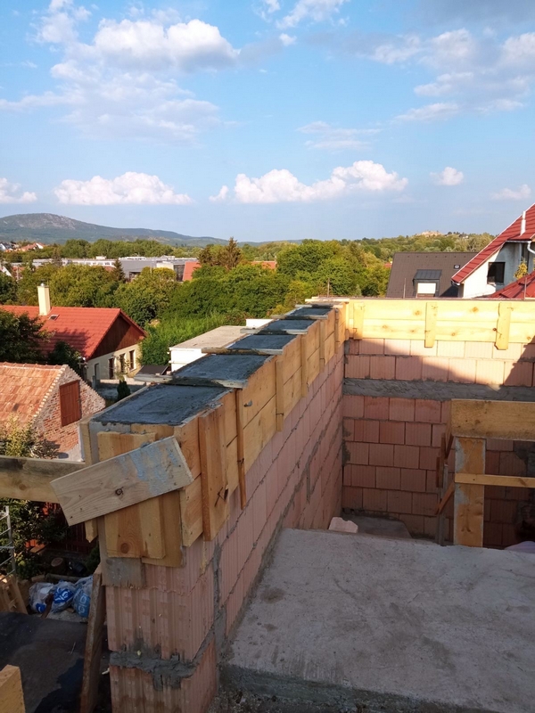 Bogyisz Generál, generálkivitelezés, homlokzati szigetelés, tetőfedés, tetőfelújítás, vakolás, színezés, gipszkartonozás, burkolás, szobafestés, mázolás, parkettázás, kőműves munkák