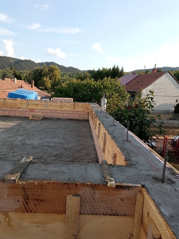 Bogyisz Generál, generálkivitelezés, homlokzati szigetelés, tetőfedés, tetőfelújítás, vakolás, színezés, gipszkartonozás, burkolás, szobafestés, mázolás, parkettázás, kőműves munkák