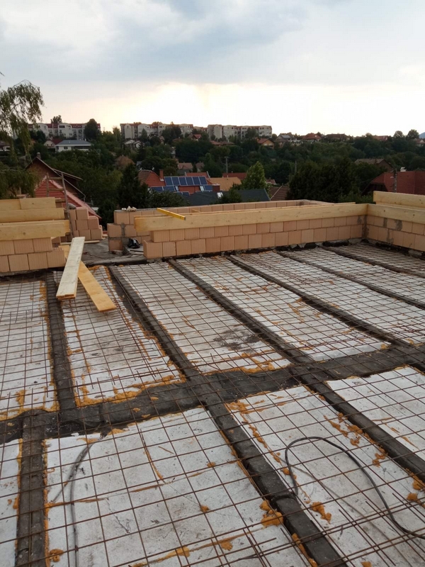 Bogyisz Generál, generálkivitelezés, homlokzati szigetelés, tetőfedés, tetőfelújítás, vakolás, színezés, gipszkartonozás, burkolás, szobafestés, mázolás, parkettázás, kőműves munkák